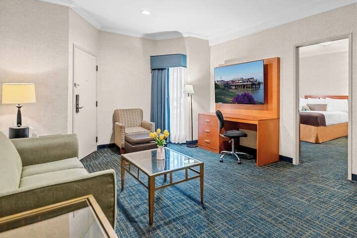 Room 32 of 59