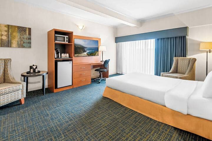 Room 34 of 59